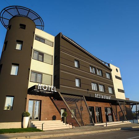 Hotel Ideo Lux Ni المظهر الخارجي الصورة
