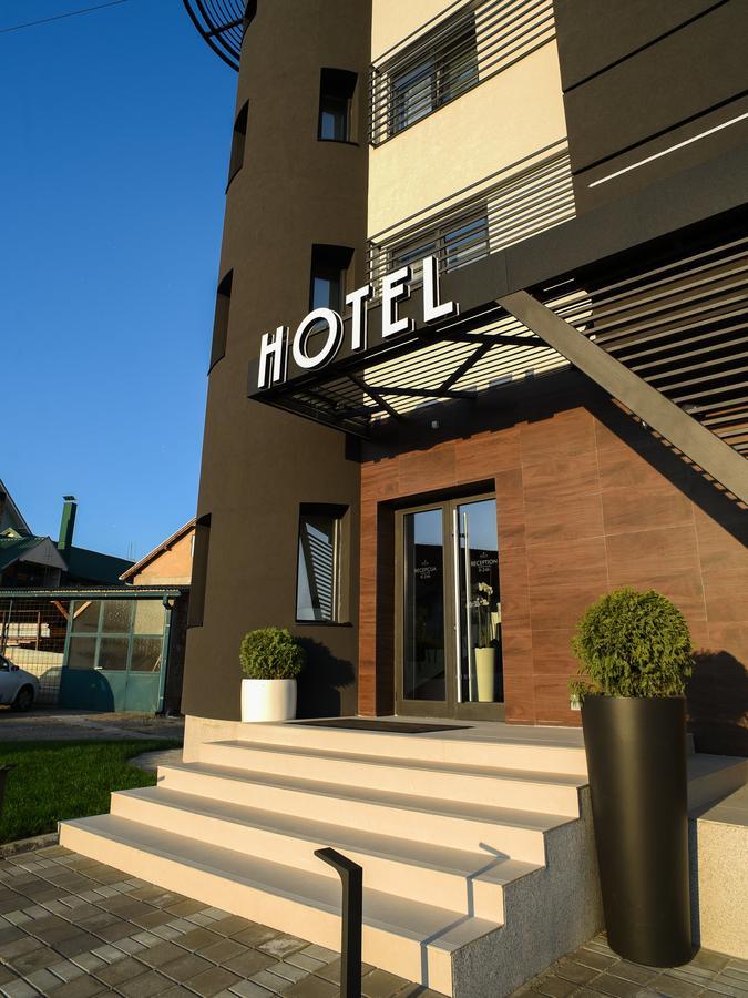 Hotel Ideo Lux Ni المظهر الخارجي الصورة