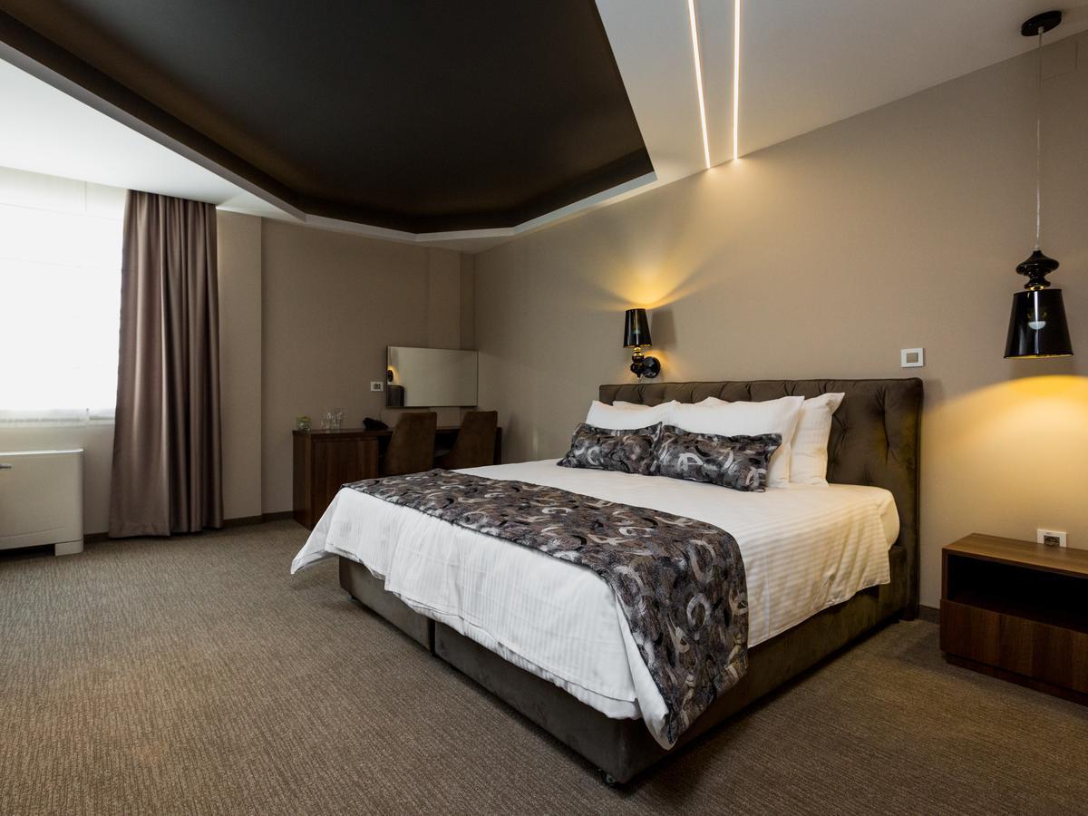Hotel Ideo Lux Ni المظهر الخارجي الصورة