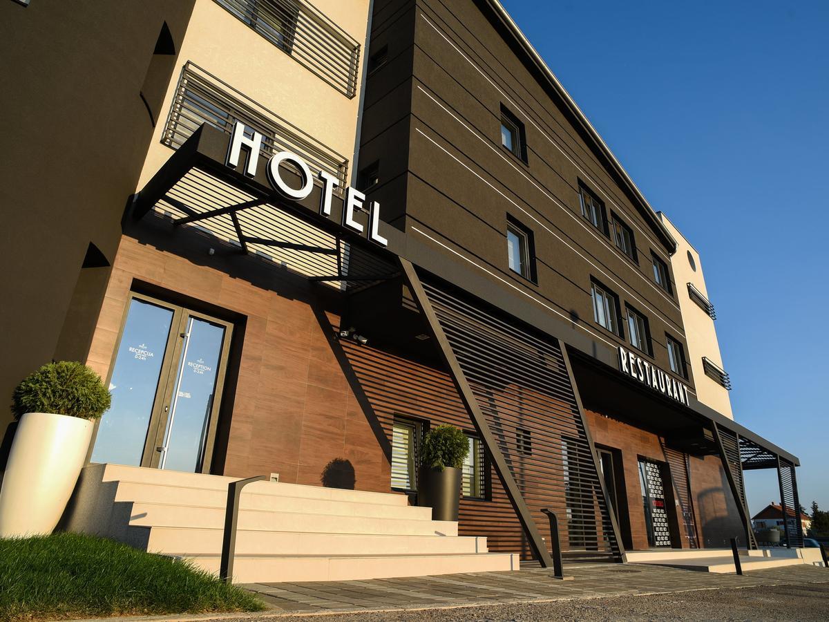 Hotel Ideo Lux Ni المظهر الخارجي الصورة